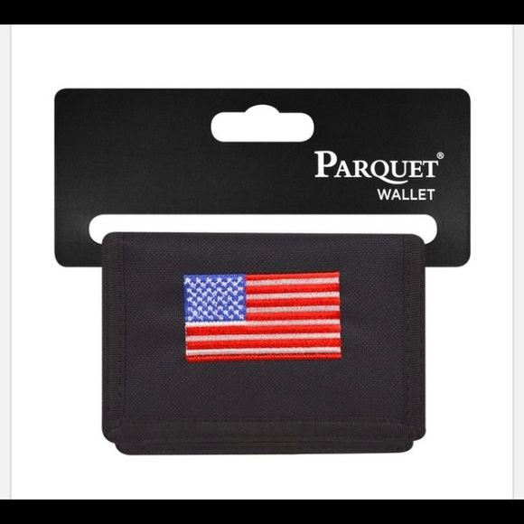 PATRIOTIC NOVELTY SOCKS & AMERICAN FLAG WALLET SET - Picture 5 of 8